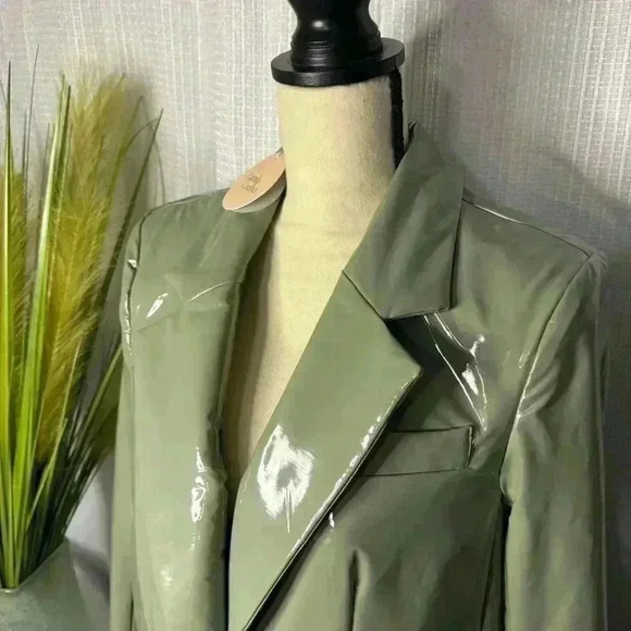 Camila Coelho XS Mint Green Revolve Cyrus Blazer Jacket Brand New NWT - Picture 3 of 15
